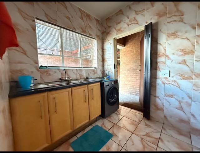 3 BEDROOM HOUSE FOR SALE IN VANDERBIJLPARK CE 3